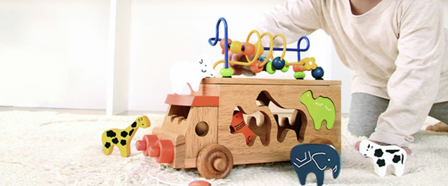 1歳のお誕生日や出産祝いにピッタリな知育玩具