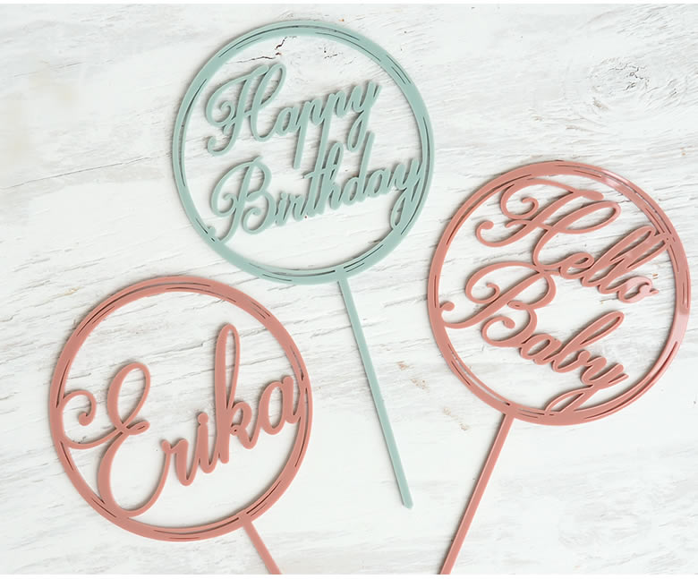 ケーキストッパーは「Happybirthday｣｢HelloBaby｣のメッセージどちらか選べます