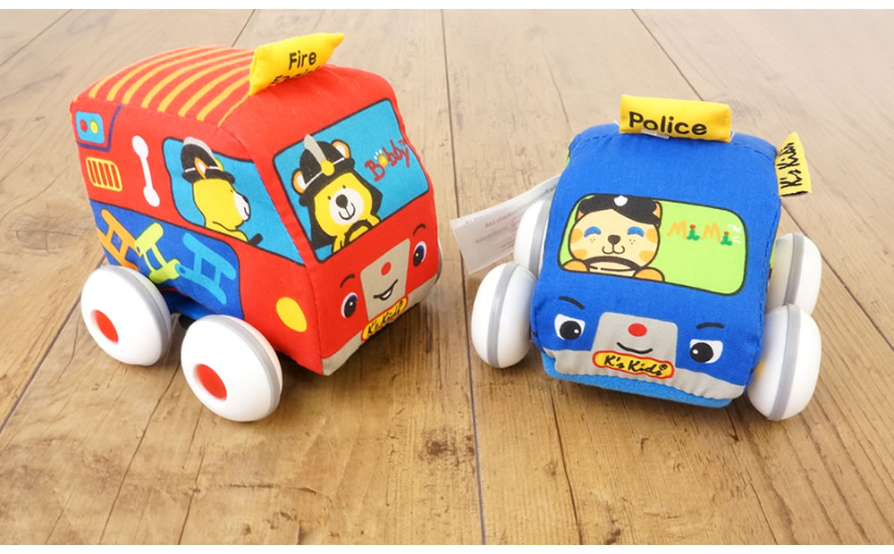 男の子はやっぱり車のおもちゃが大好き!