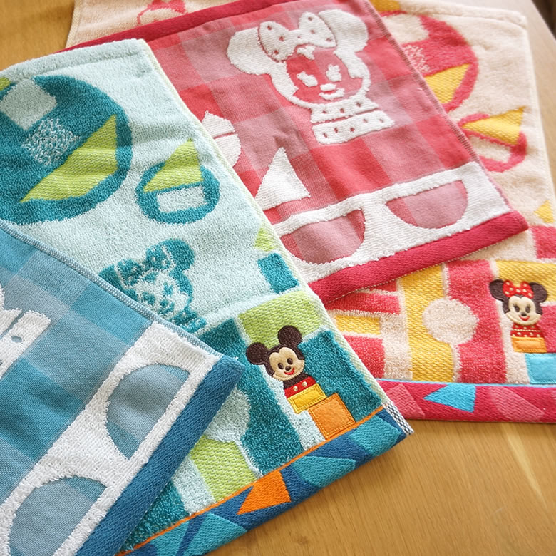 可愛らしいミッキー&ミニーの2タイプ
