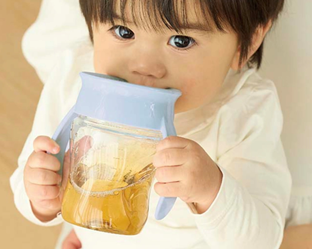 さらに使いやすく コップもプラス