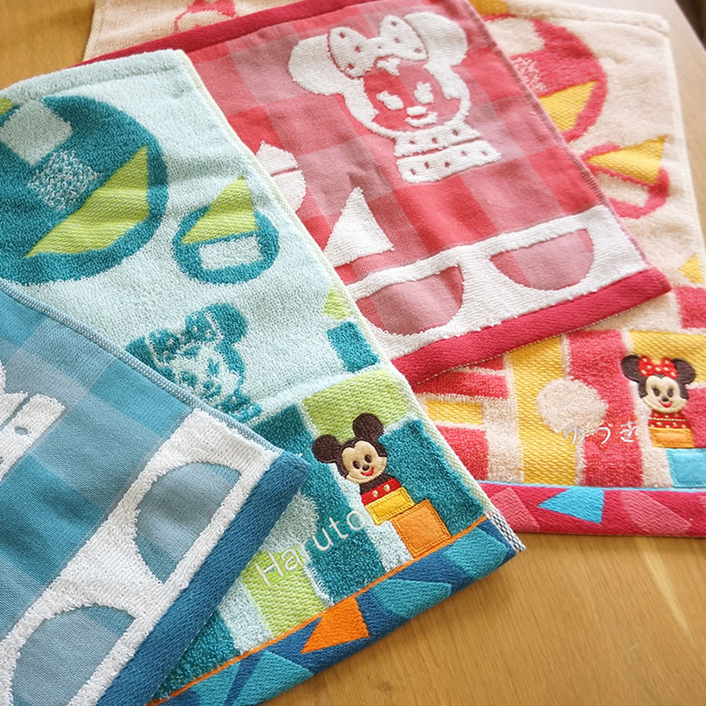 可愛らしいミッキー&ミニーの2タイプ
