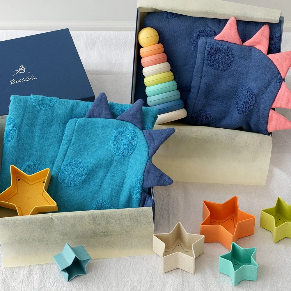 【出産祝い ギフトセット】SOF(ソフ)フード付きバスタオル 恐竜+プチトイギフトセット