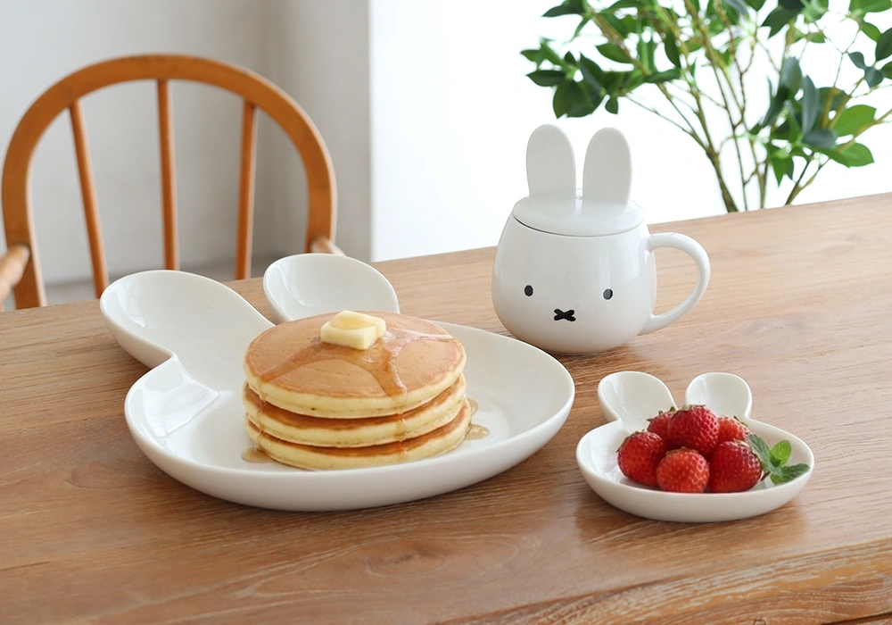 毎日の食卓で使いやすい 磁器の器